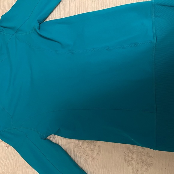 COPY - Teal Lululemon Jacket. Size 6 - Picture 7 of 7